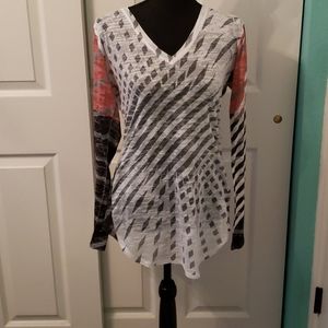 Go Couture Long Sleeve Tunic Tee